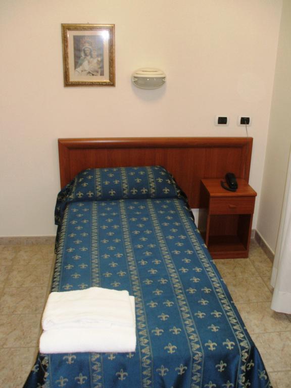 Maria Rosa Molas - Casa Per Ferie Maison d'hôtes Rome