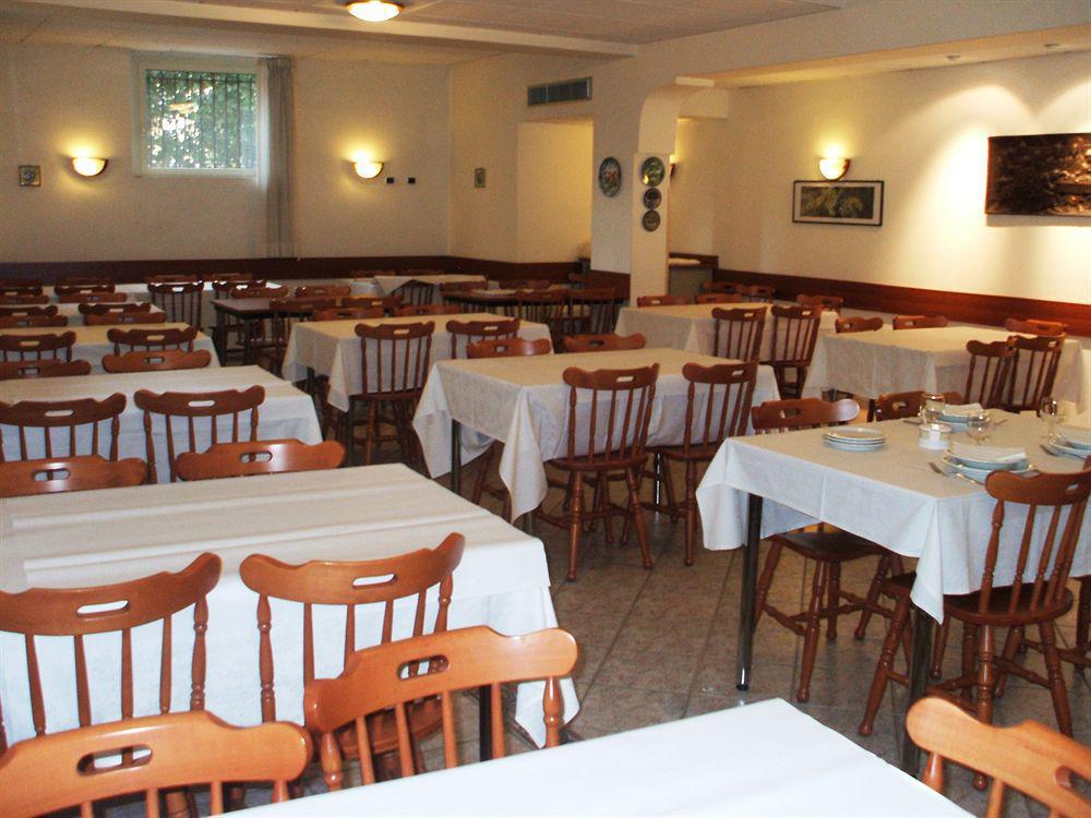 Maison d'hôtes Maria Rosa Molas - Casa Per Ferie 3*